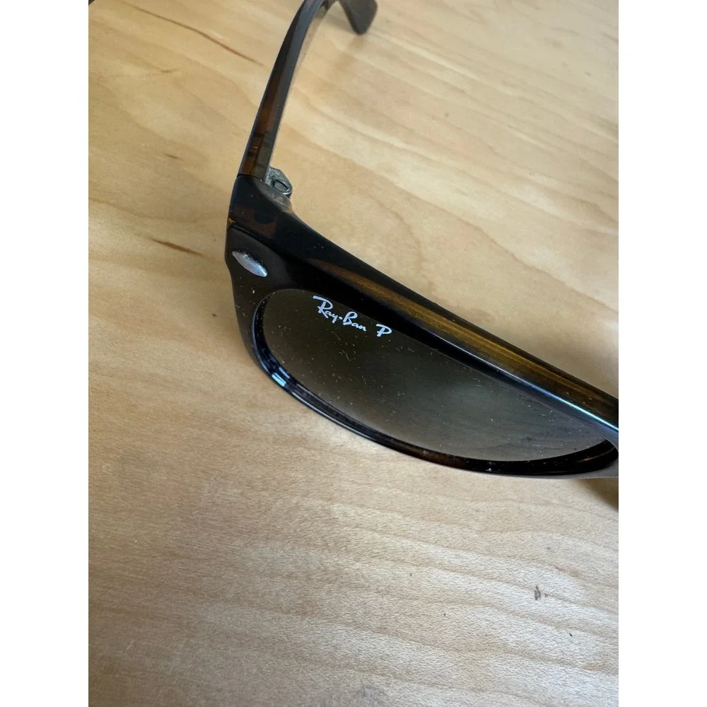 Ray-Ban New Wayfarer RB2132 902/58 Tortoise Polarized Sunglasses 55mm Case